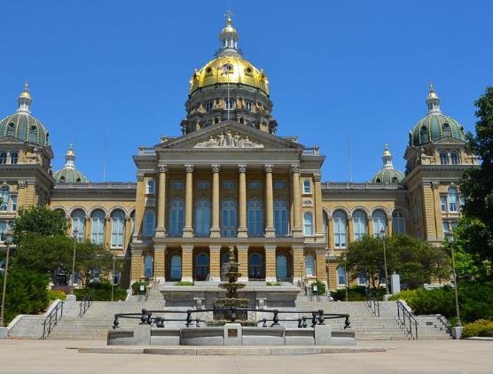 Iowa Lawmakers Push to Ban Cities from Including Casinos in Urban Renewal Plans